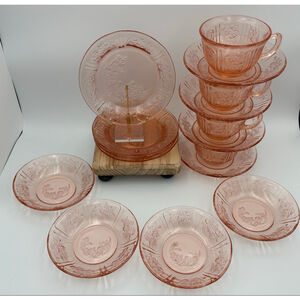 MacBeth-Evans | 1929–1932 | Dogwood Pink | 16-Piece Tea Set